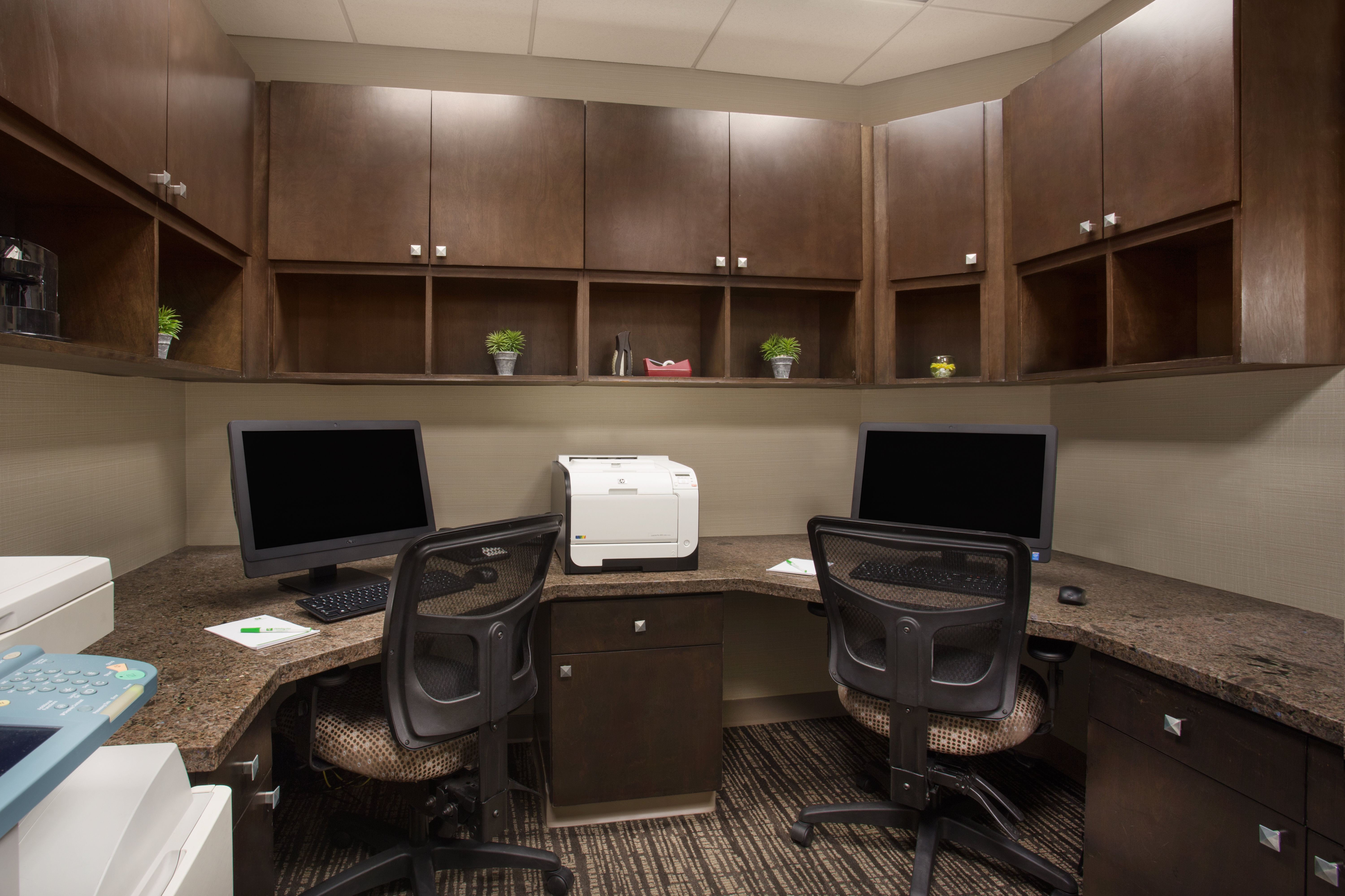 Holiday Inn And Suites Scottsdale North Airpark Ex Wingate By Wyndham Scottsdale 40/50