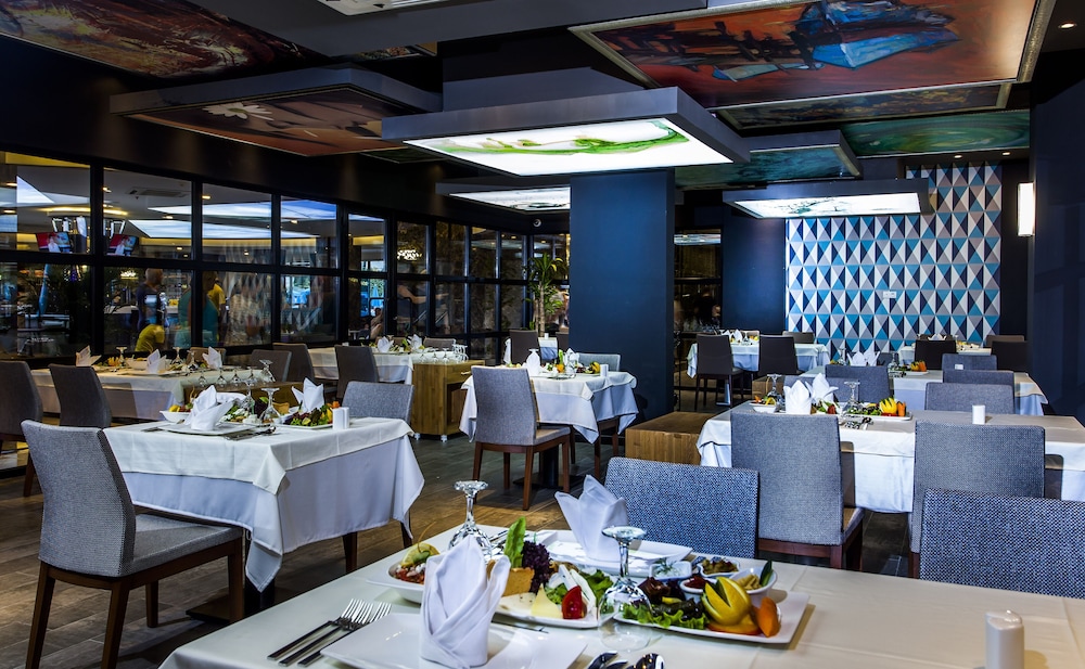 Avena Resort and Spa Hotel 53/68