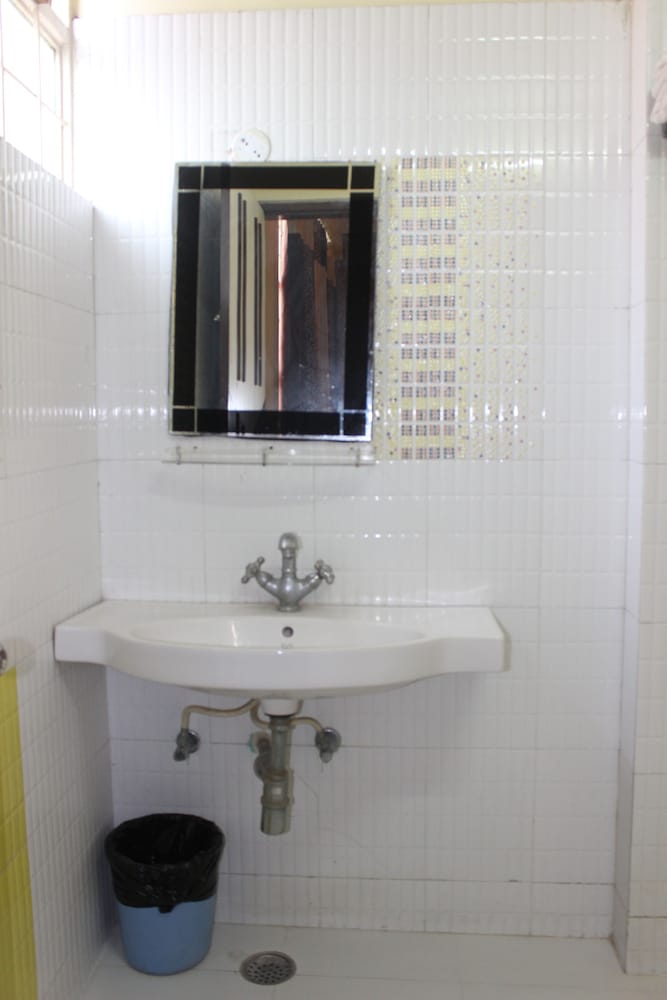 HOTEL MUSKAN PALACE 45/46