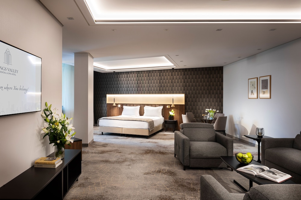 Kings' Valley Medical & Spa 29/50