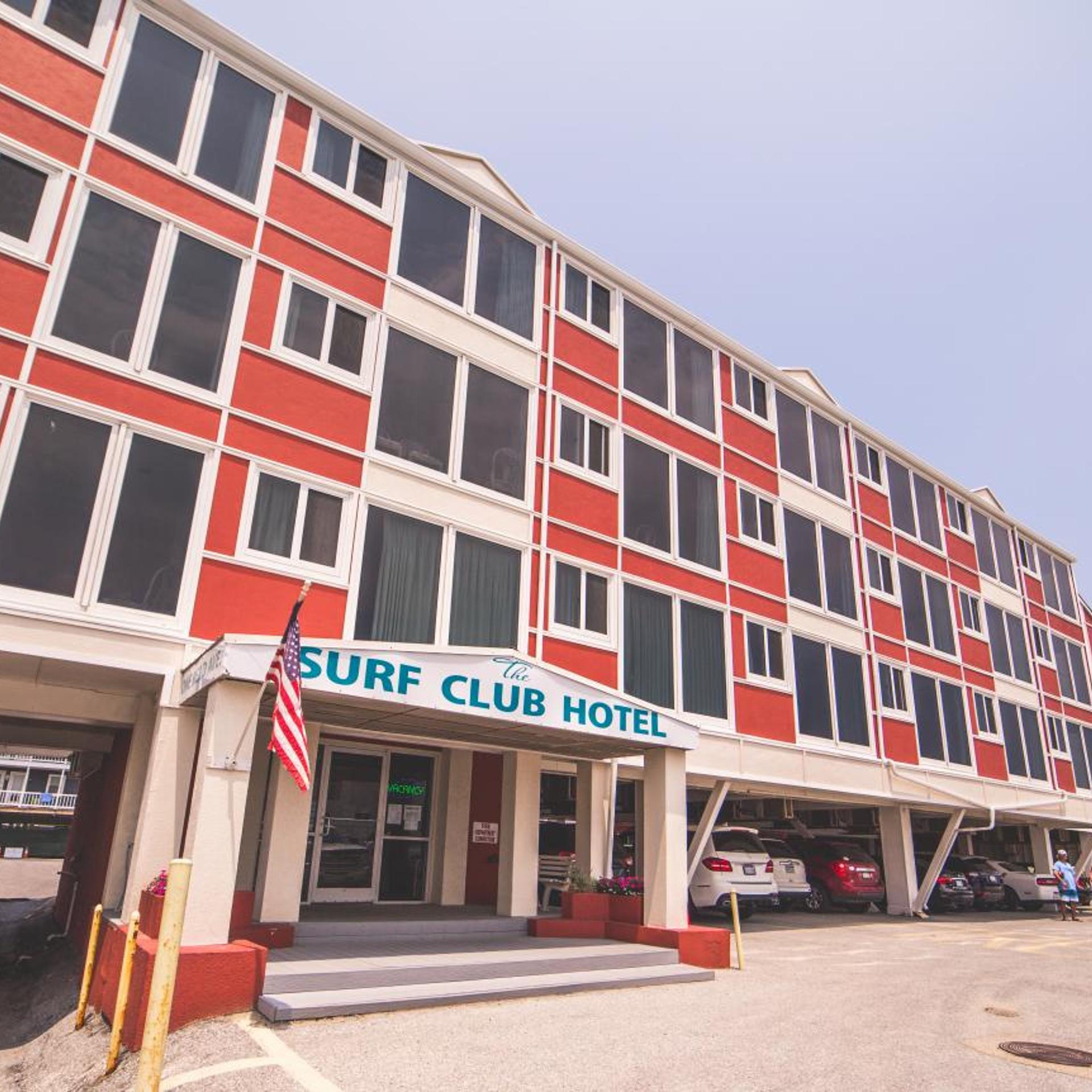 Surf Club Oceanfront Hotel 27/35