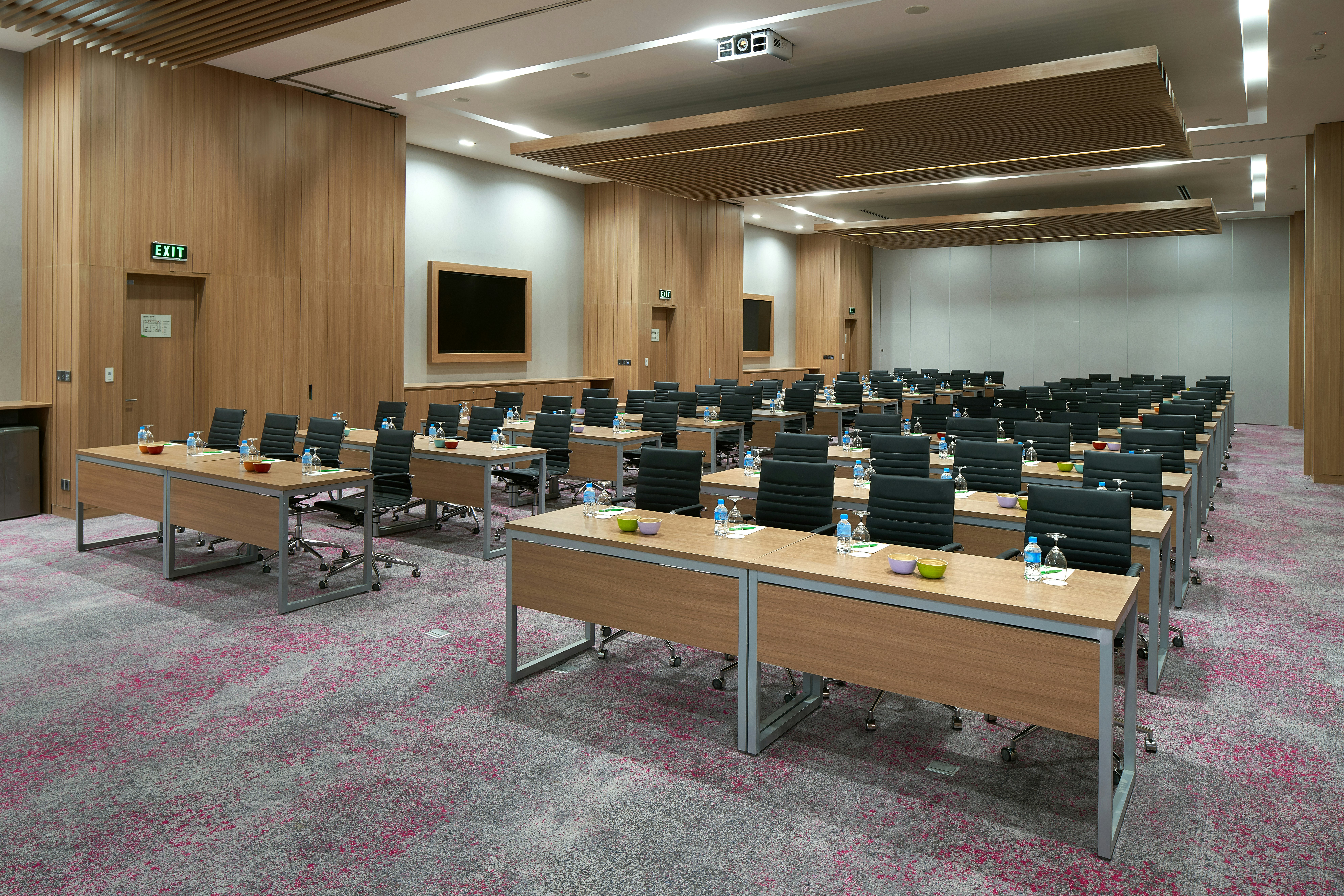 Holiday Inn & Suites Saigon Airport 38/50
