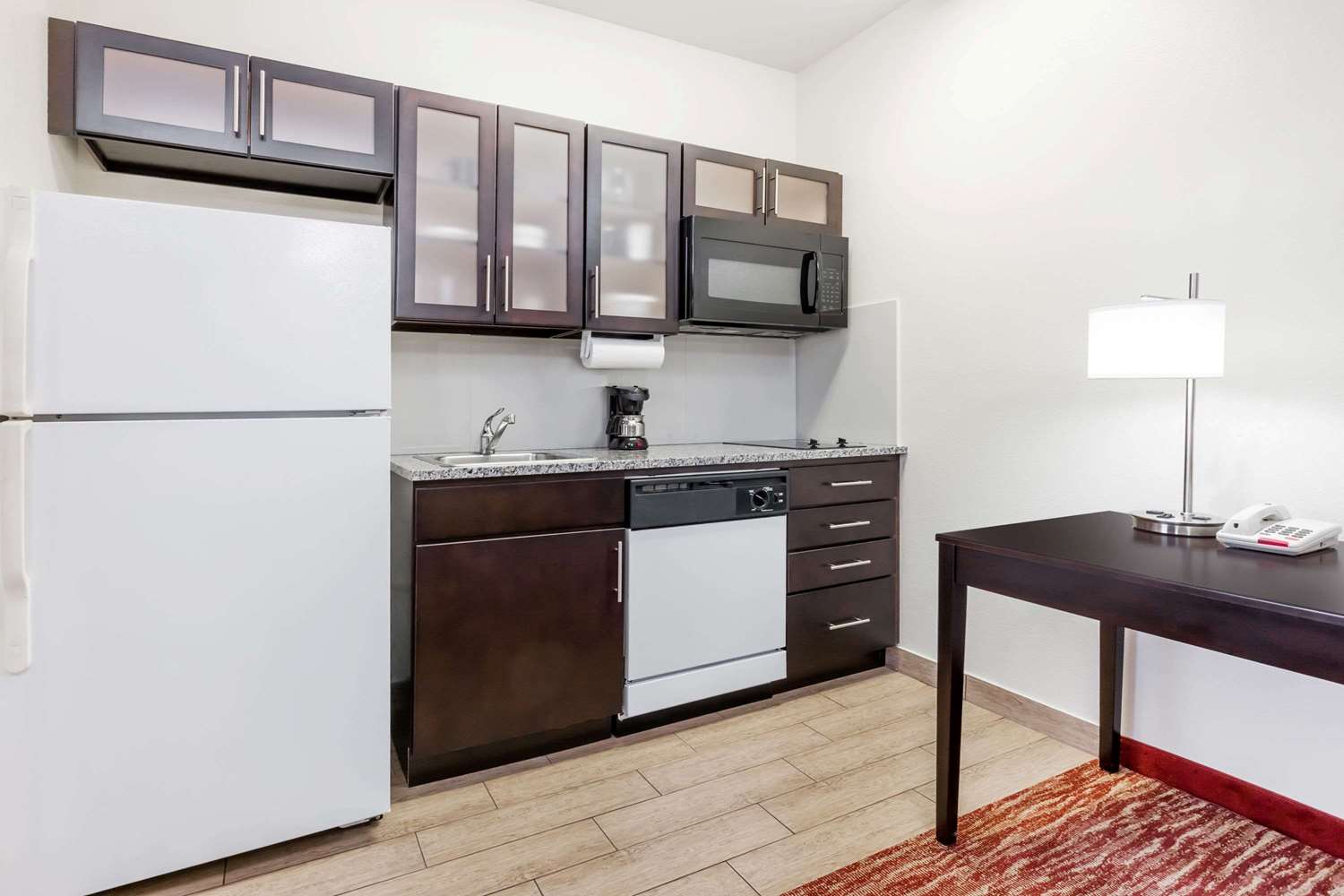 Hawthorn Suites By Wyndham Irving DFW South 2/8