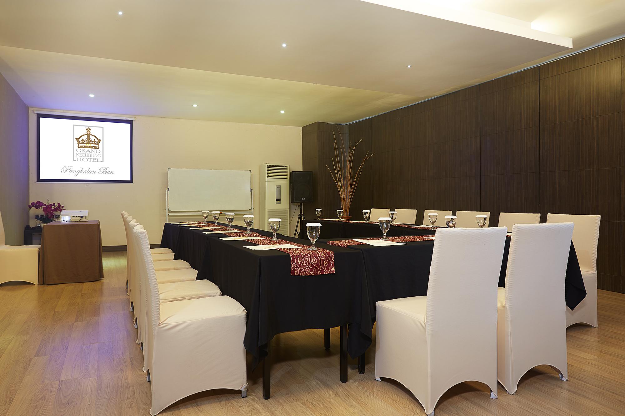 Grand Kecubung Hotel Pangkalan Bun 23/28