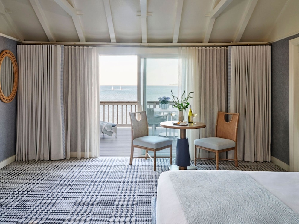 Premier, King Bed, Water View, Sofa