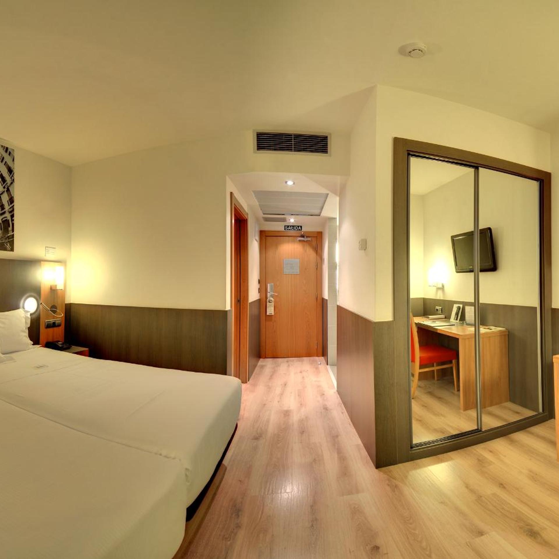 Room, Double or Twin Bed, Accessible