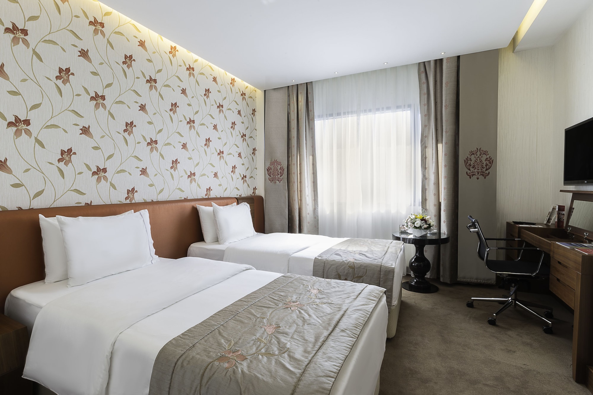 Standard, Twin Beds, City View