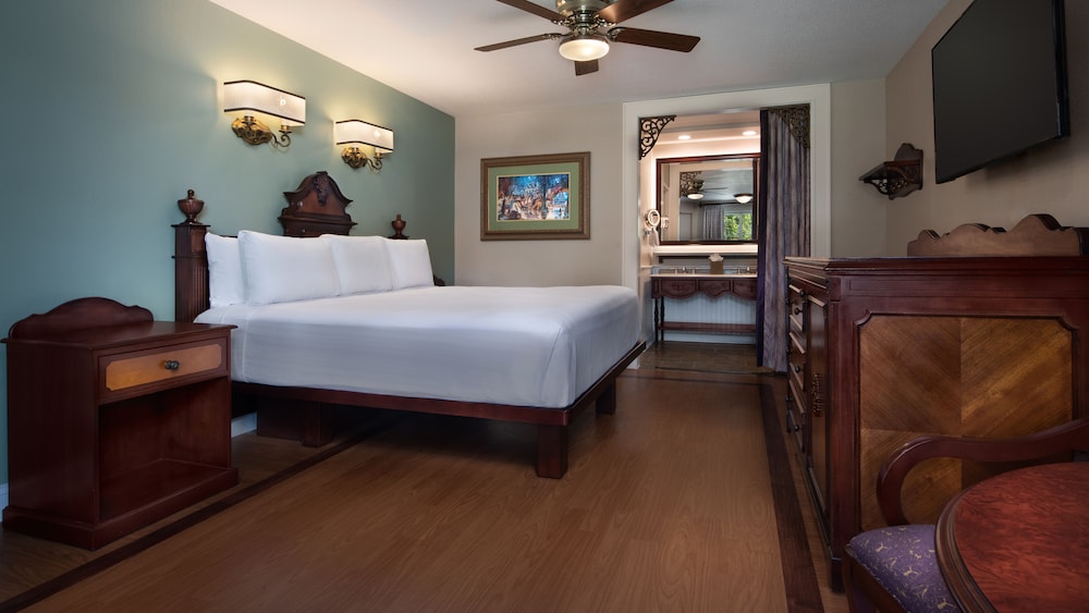 Disneys Port Orleans Resort French Quarter 18/50