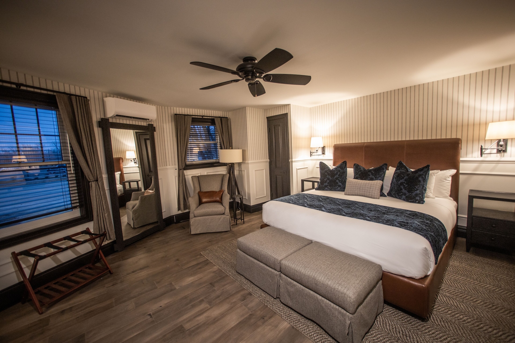 Standard, King Bed, Adult Only