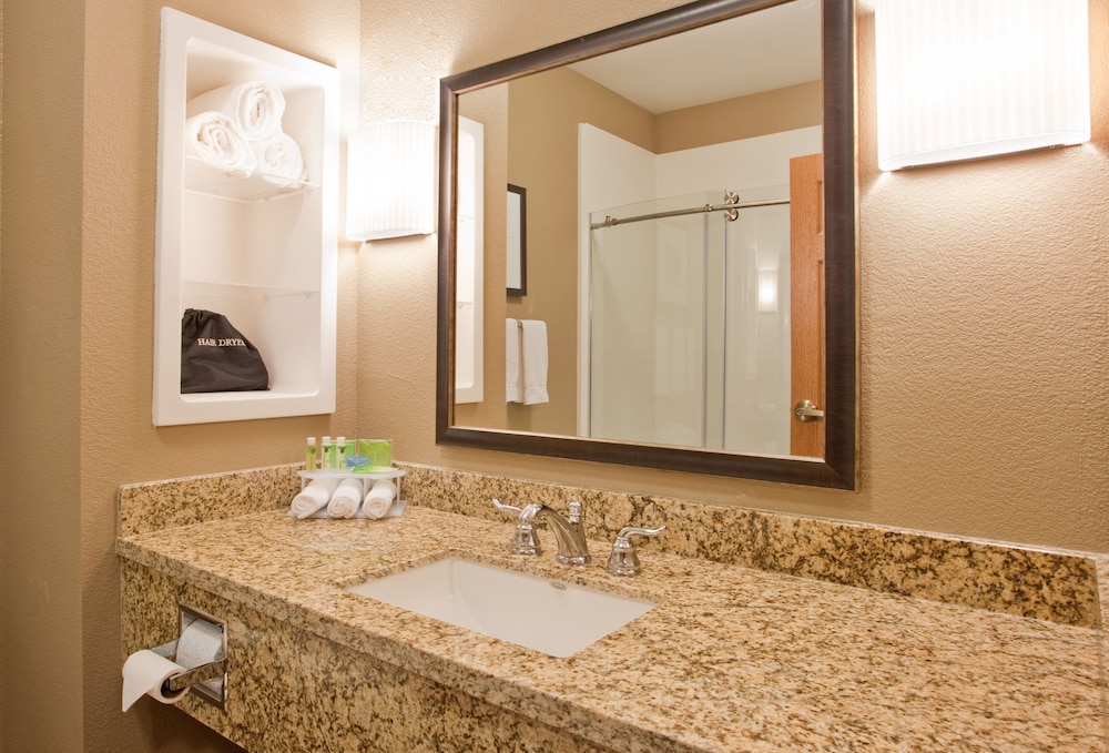 Holiday Inn Express Hotel And Suites St Joseph 24/58