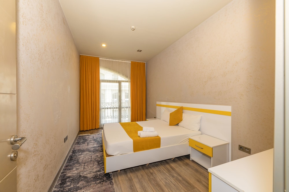 Agora Suites 30/67