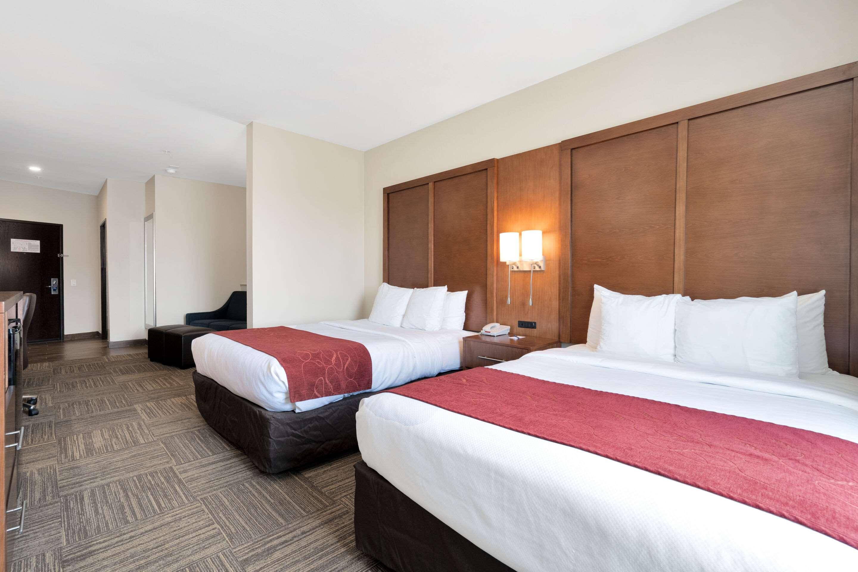 SUITE, 2 KING BEDS