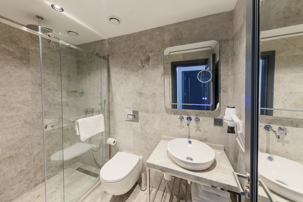 AHG Atlas Hotel 34/41