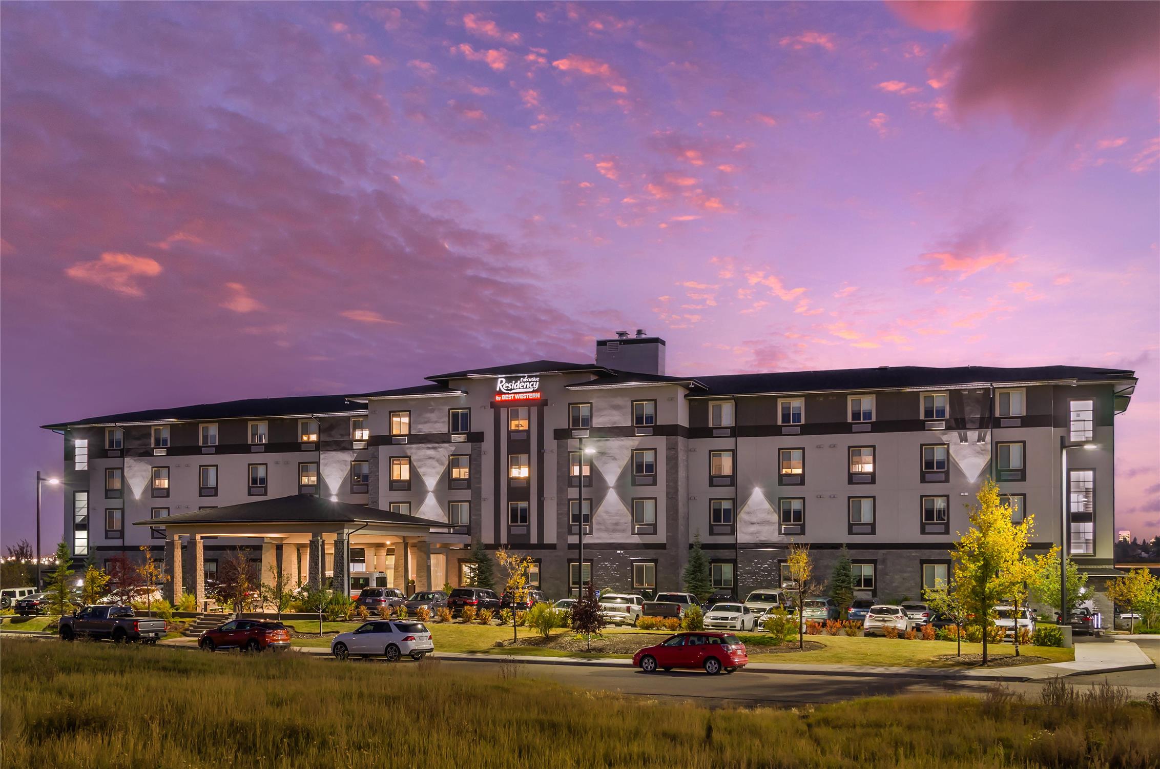 Executive Residency By Best Western Calgary City View North 2/59