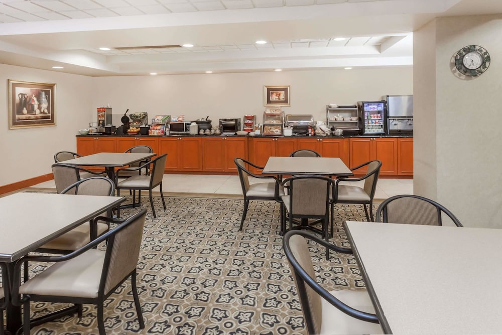 Wingate by Wyndham Peoria 22/28