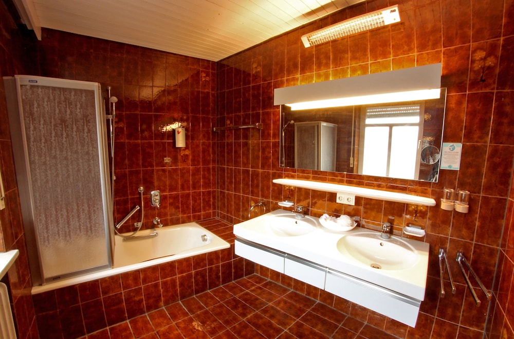 Gesundheitshotel Rossle 40/43