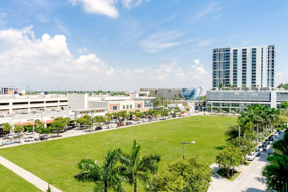 Hyde Midtown Miami 64/70