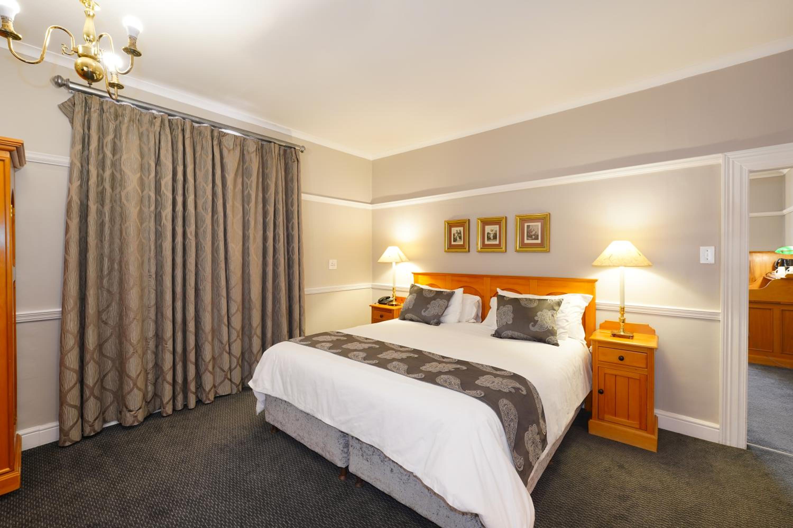 Room at Cumberland Hotel Worcester, WORCESTER