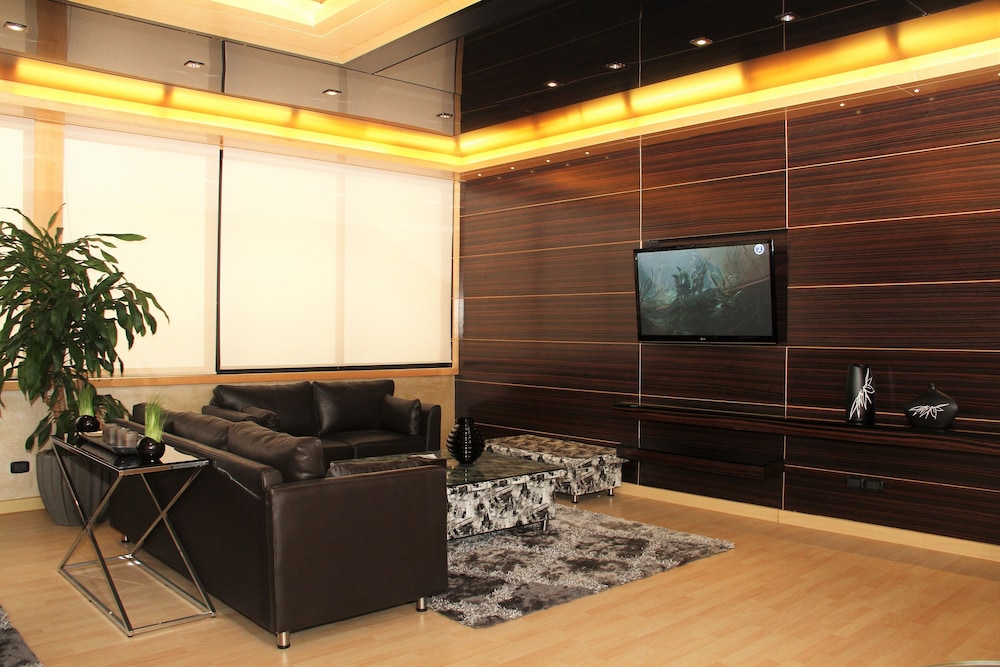 Lahoya Verdun, Beirut 32/50