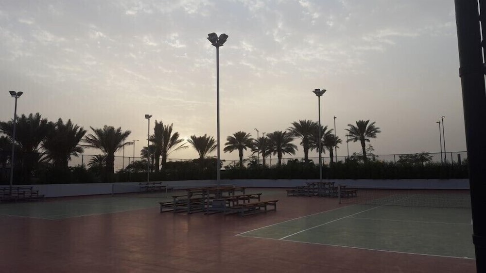 فندق البيلسان(Bay La Sun Hotel & Marina) 30/65