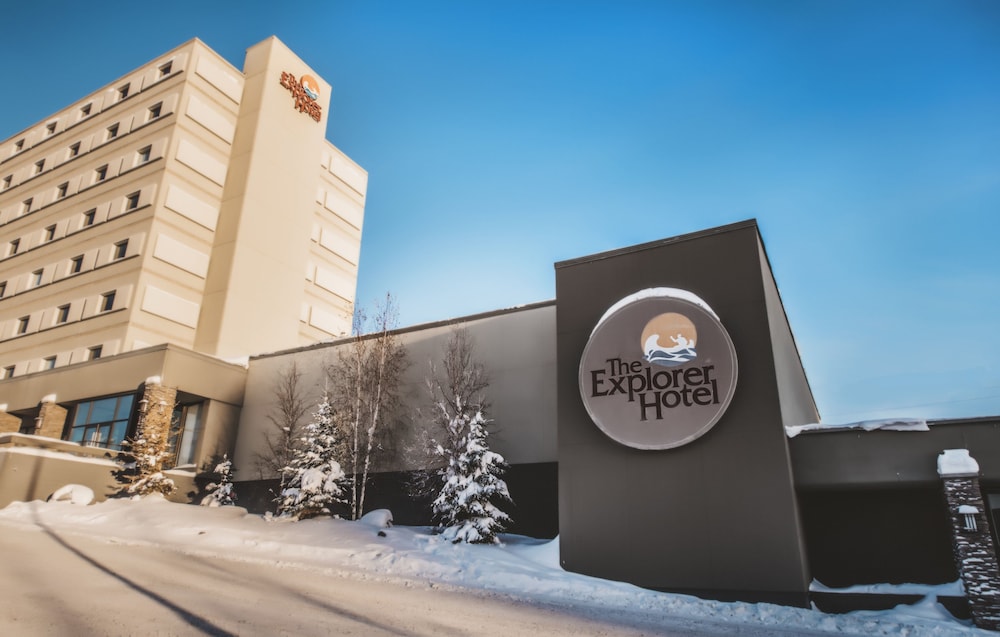 The Explorer Hotel 2/53