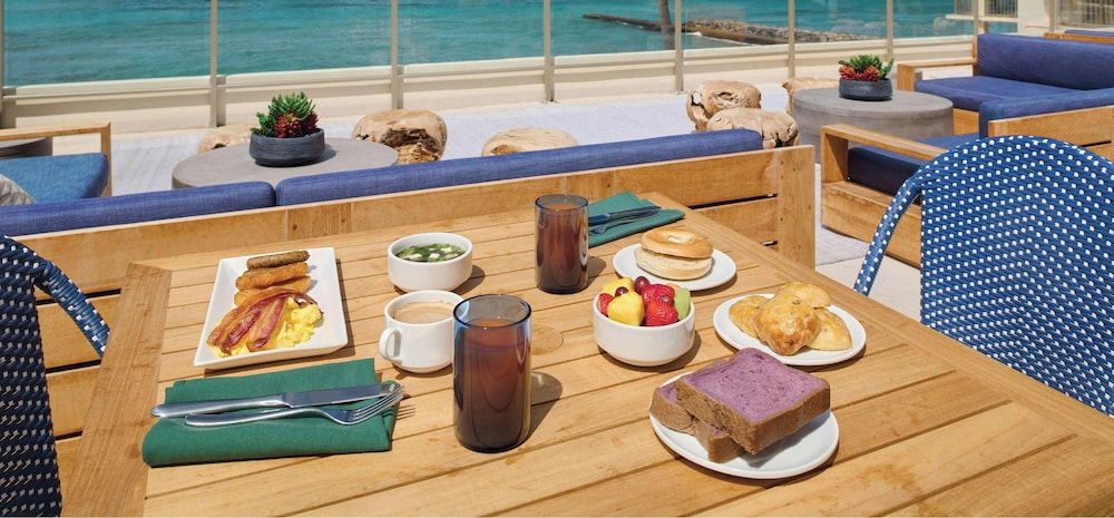 OUTRIGGER Reef Waikiki Beach Resort 67/86