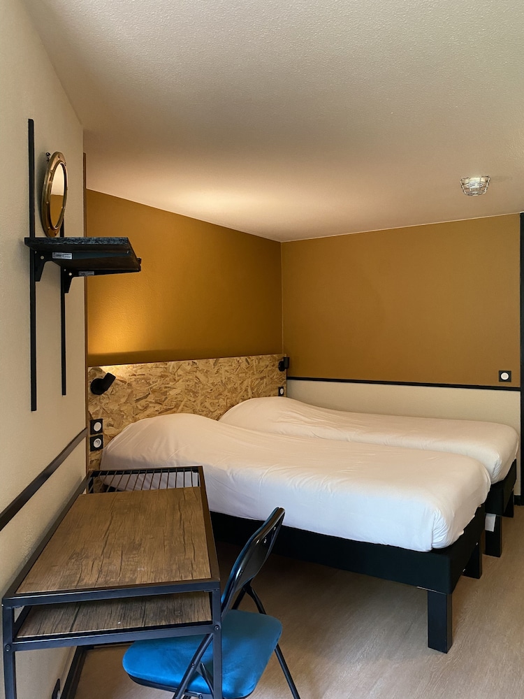 Greet Hotel Villeneuve La Garenne 23/50