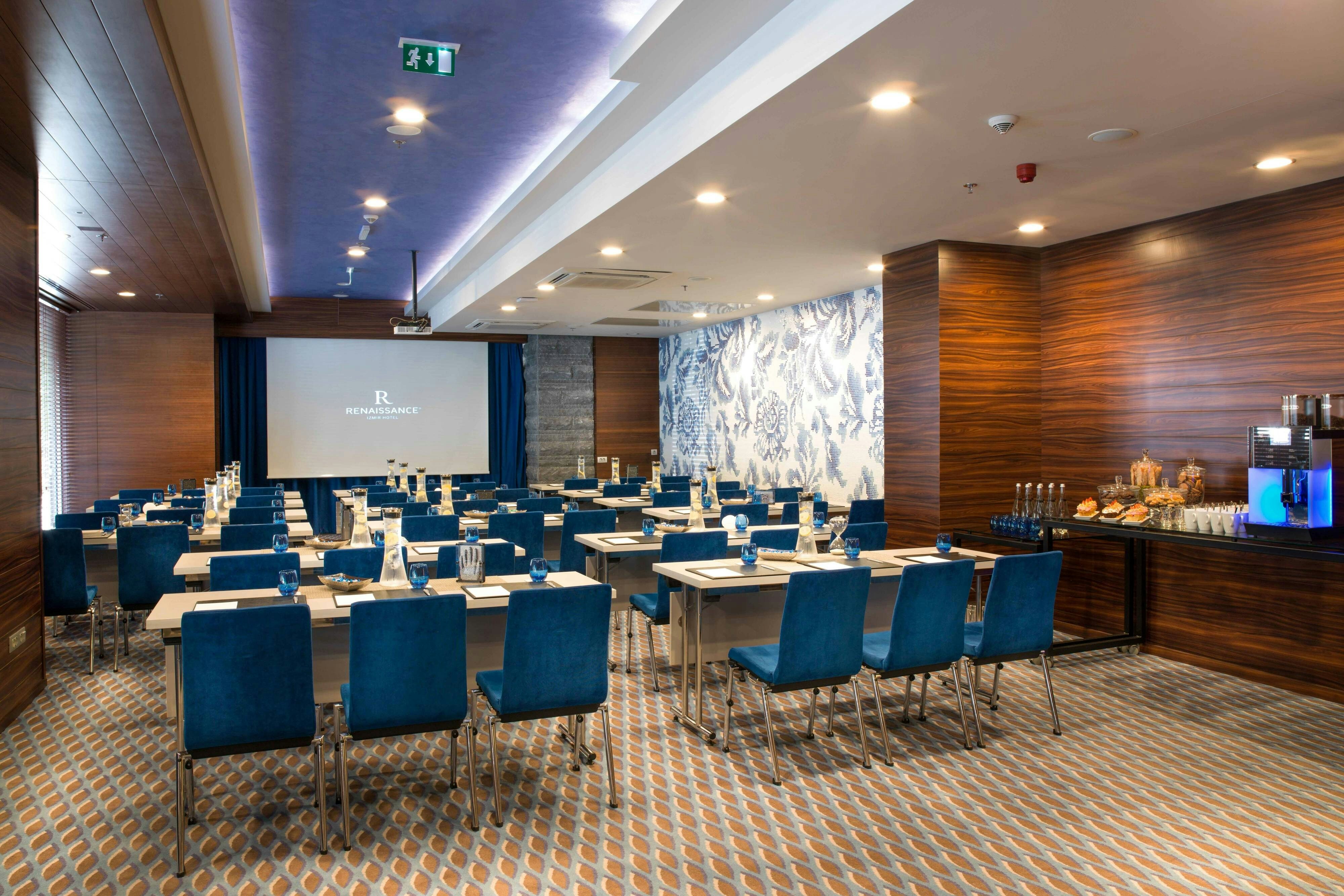Renaissance Izmir Hotel 55/57