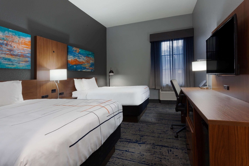 Sleep Inn & Suites St Petersburg Gateway 12/40