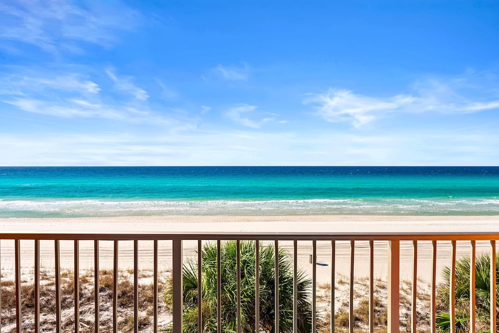 Seahaven Beach Hotel 64/69