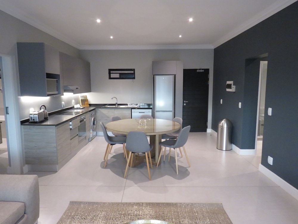 The Residency Sandhurst 52/60