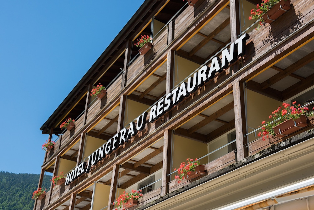 Jungfrau Hotel 3/54