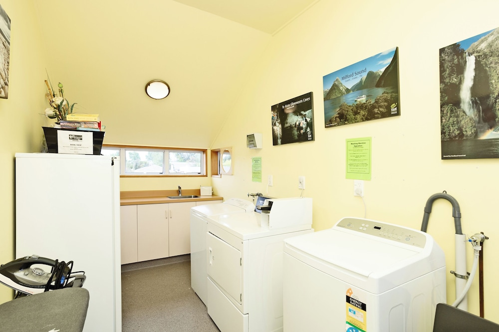 Balmoral Lodge Motel 11/59