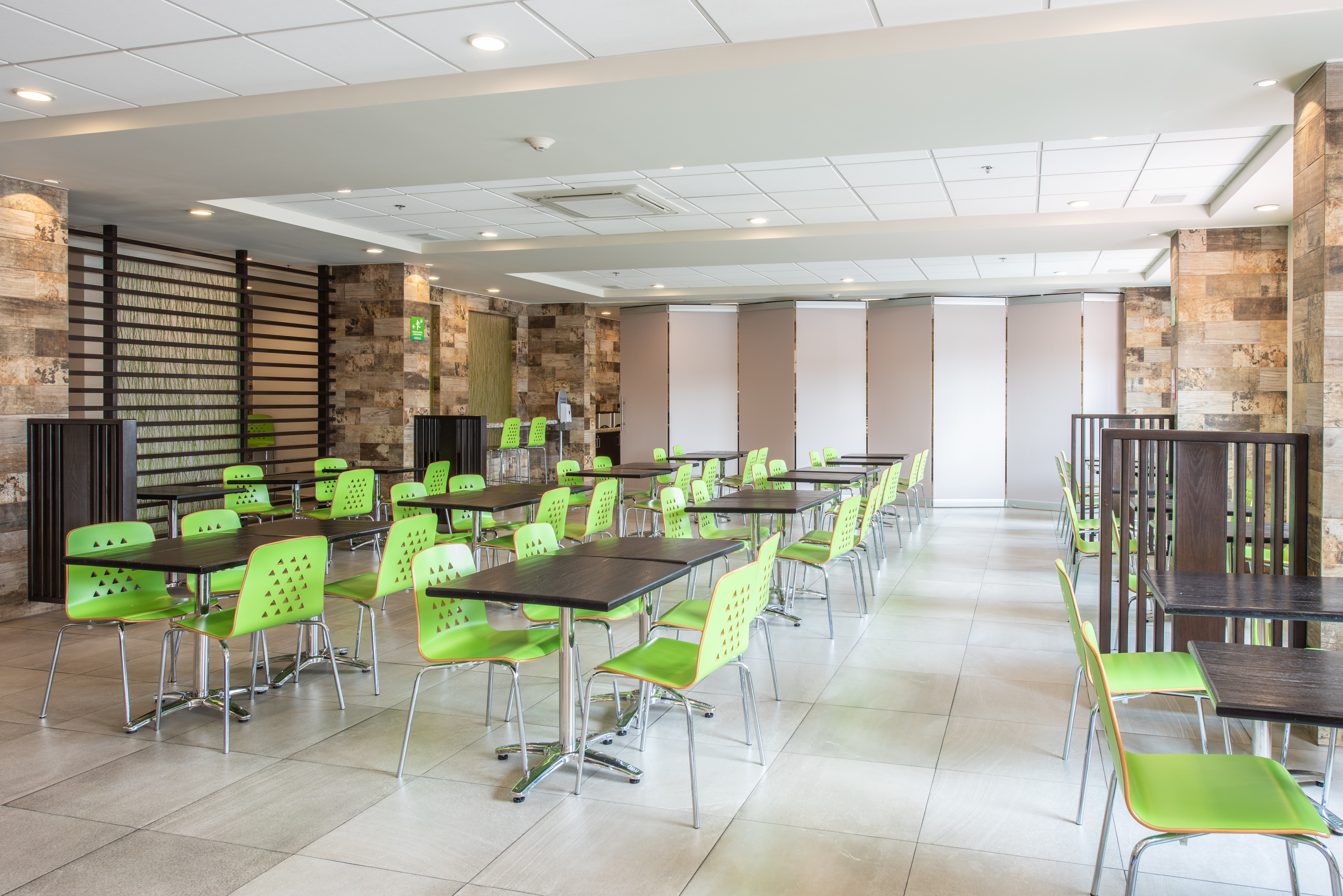 Holiday Inn Express and Suites Celaya 32/50