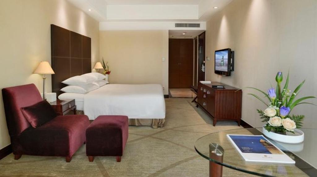 New Century, Superior, Queen Bed, City View