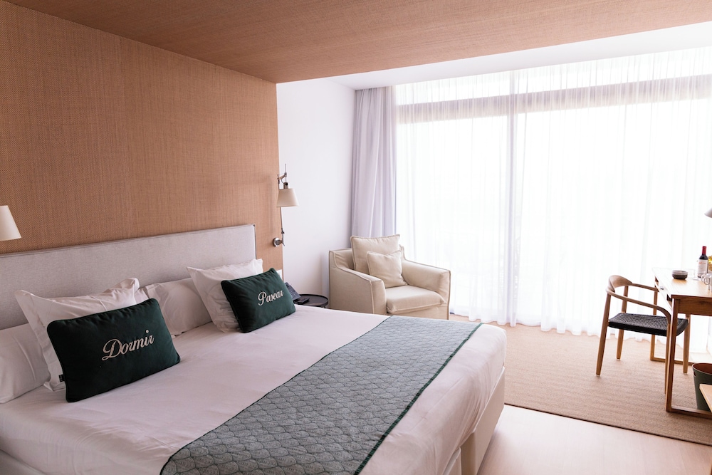 PREMIUM, DOUBLE BED, GOLF COURSE VIEW, TERRACE
