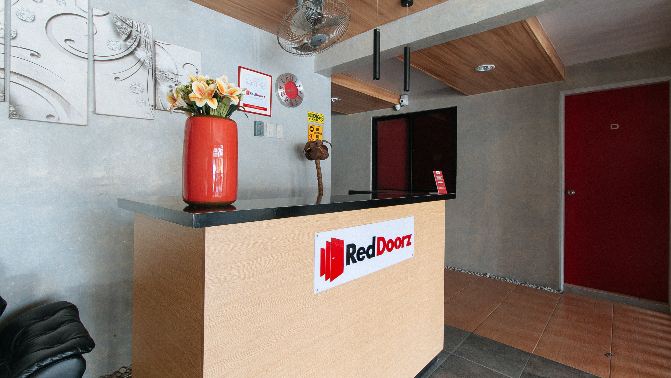RedDoorz Near Christ the King Medical Center 2/28