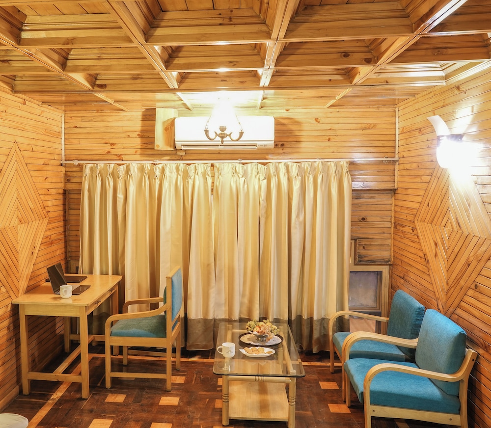 The Manali Inn 38/74