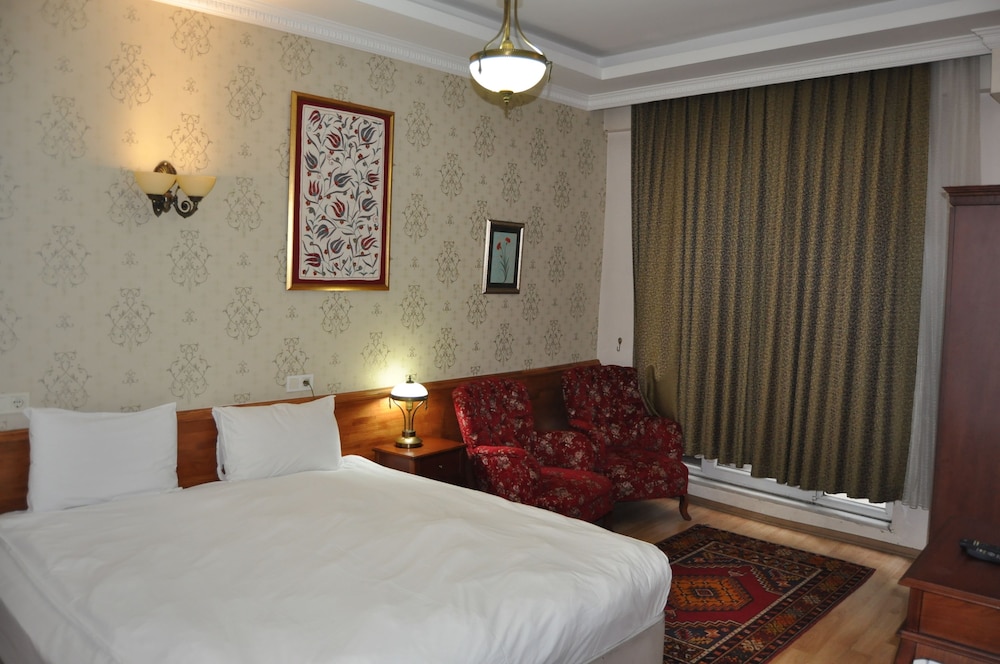 Basileus Hotel 25/79