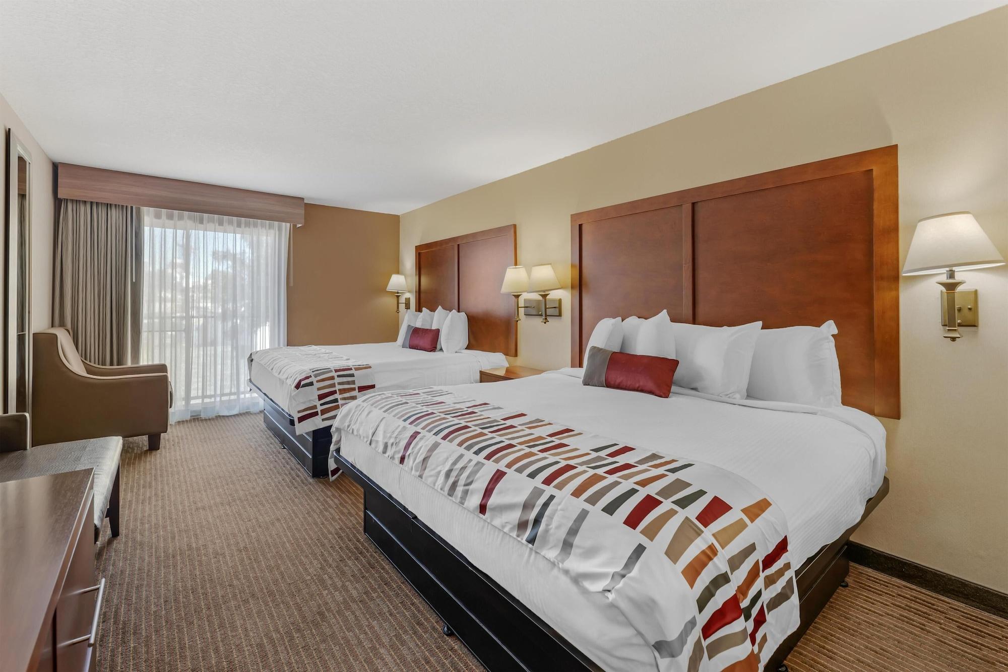 Suite, Multiple Beds, Sofa