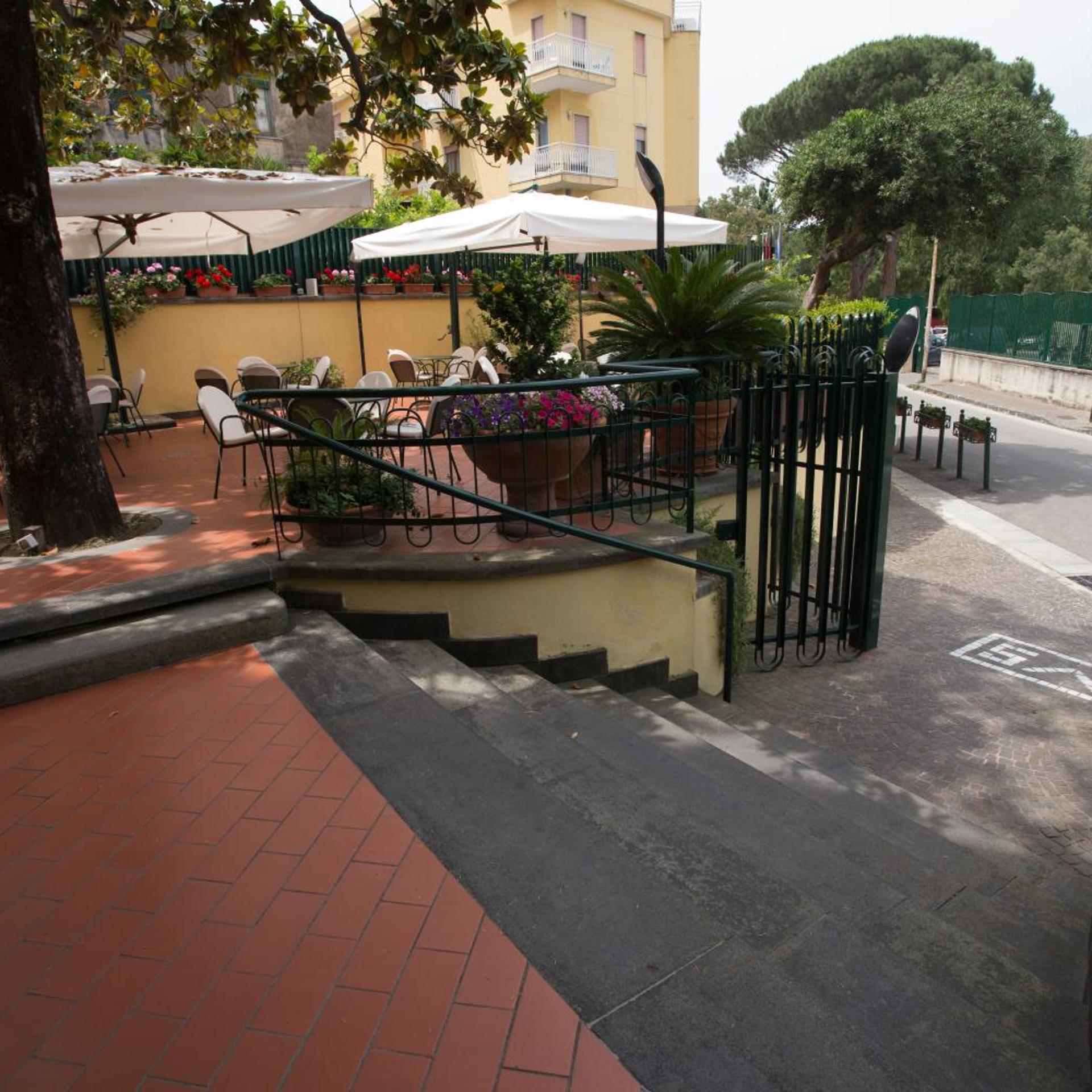 Hotel Villa Serena 41/51
