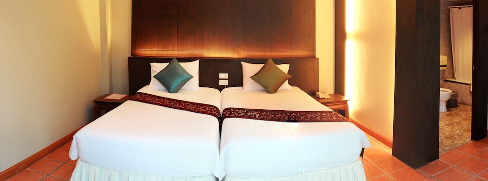 Hua Hin White Sand 24/75