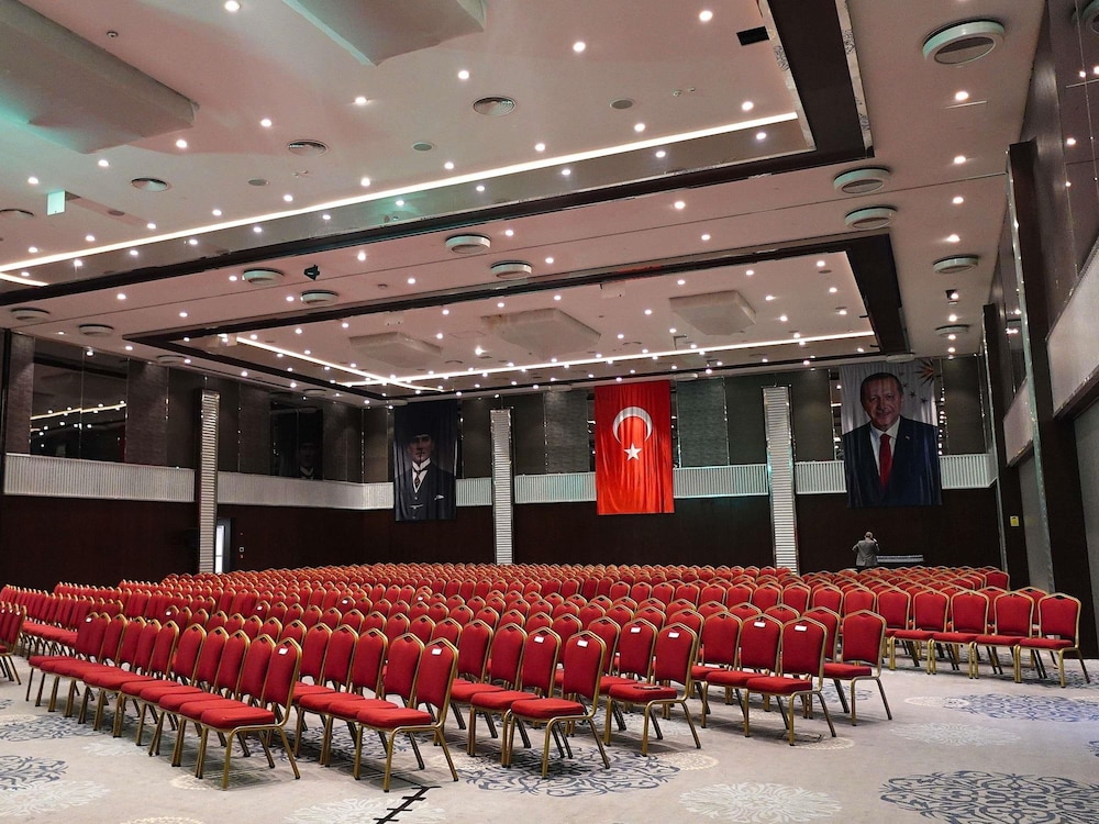 Pullman Istanbul Hotel And Convention Center 40/50