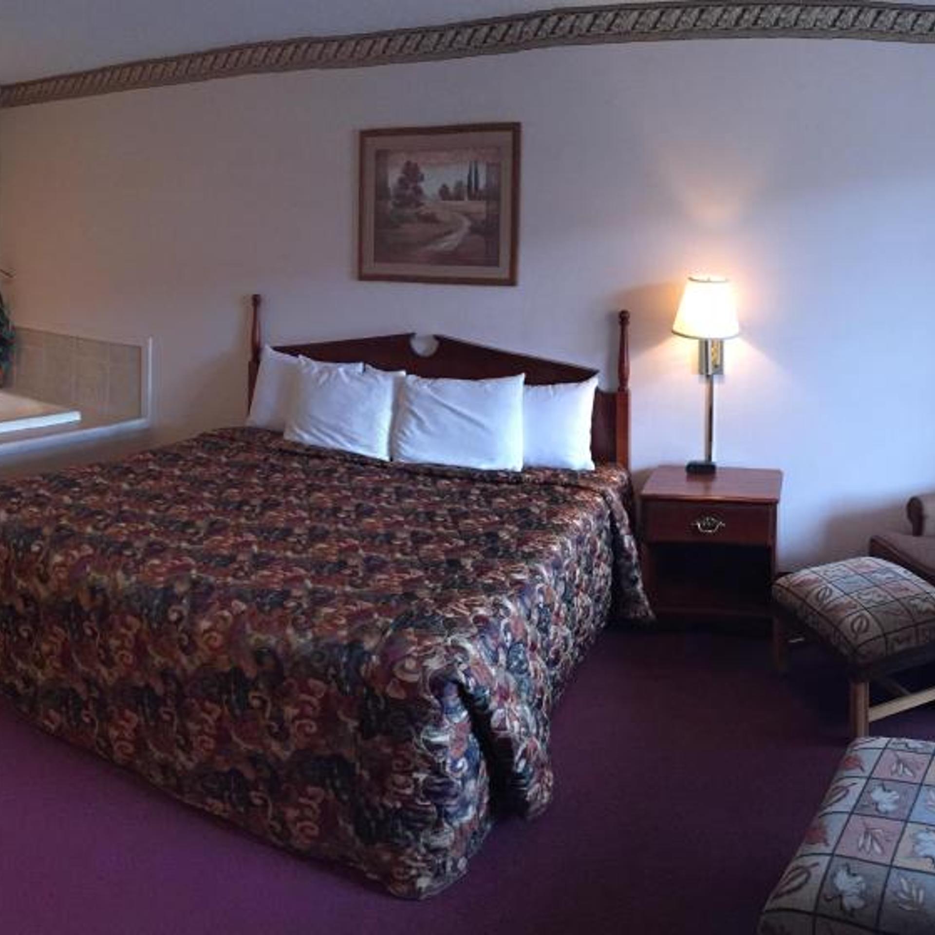 Twelve Oaks Inn 9/30