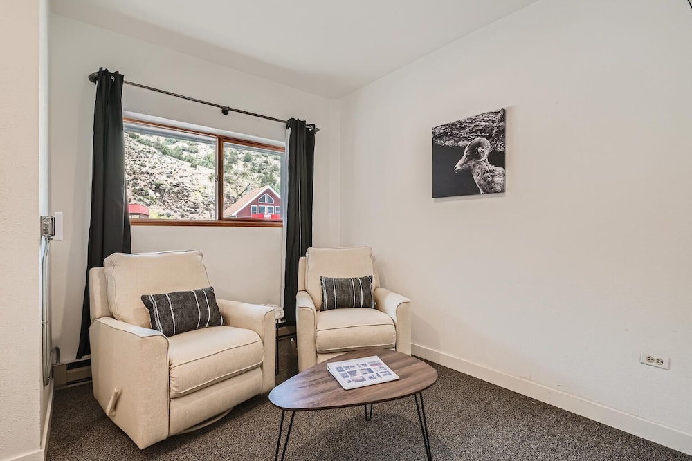 JC Suites 25/43