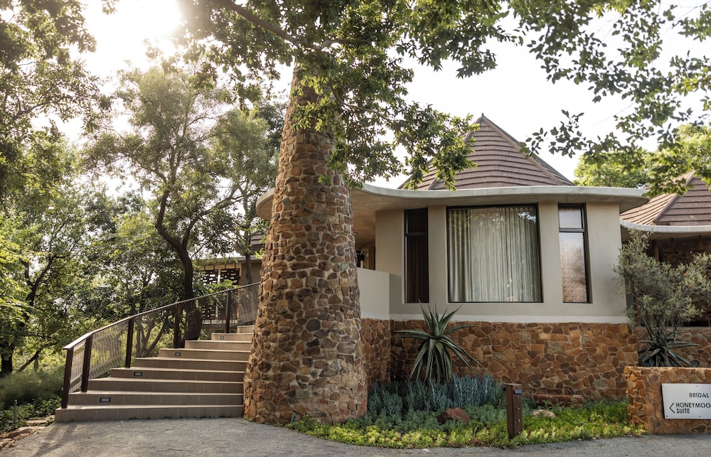 Bona Bona Game Lodge 2/48