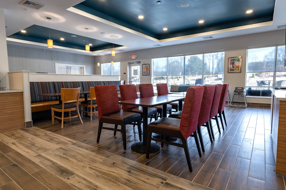 TownePlace Suites by Marriott Clinton 20/28