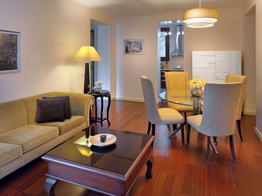 Galateia Residence 38/50