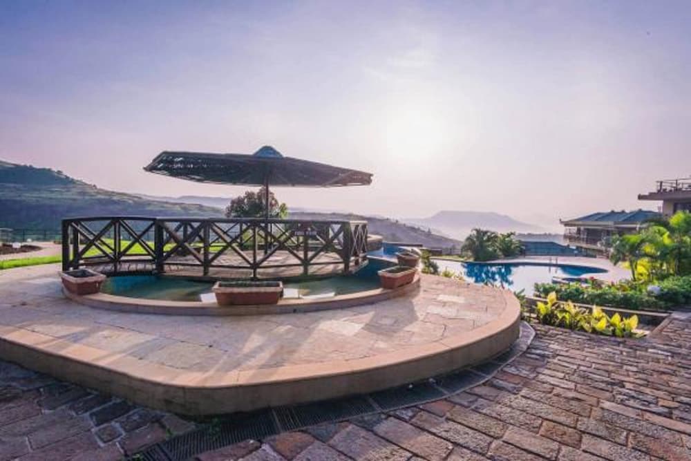 The Upper Deck Resort 42/50