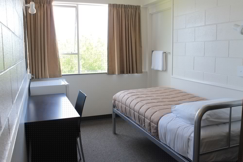 YMCA Hostel 17/68